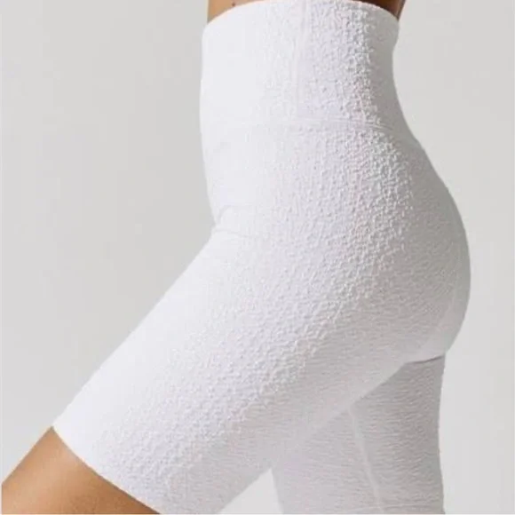 Short Motard Plissé Blanc ONA Malibu X Carbon38 – Femme Taille S, Neuf Avec étiquettes, Style Athlétique